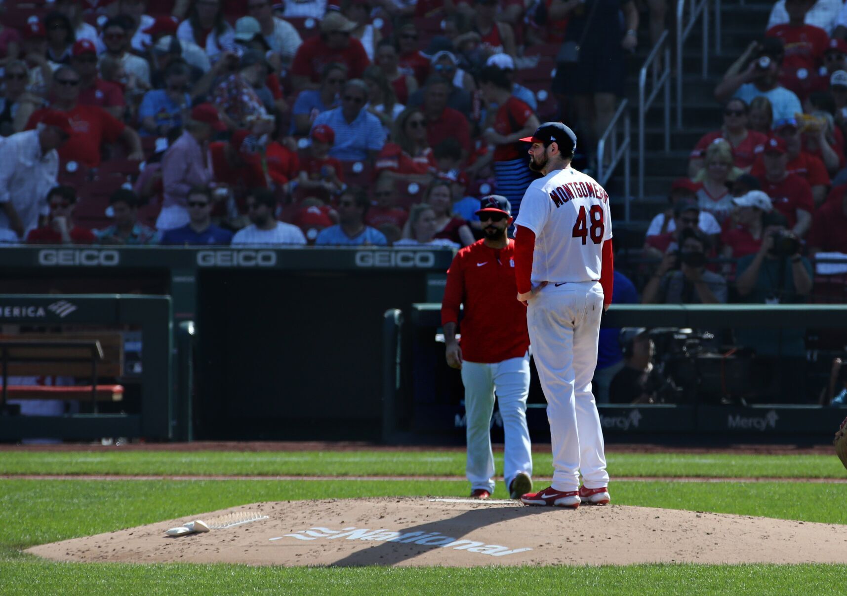 Pujols stays at 698, Reds beat Cards 3-0